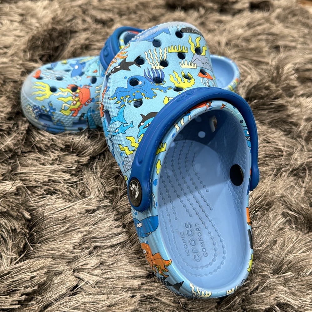Crocs - Picture 2 of 3